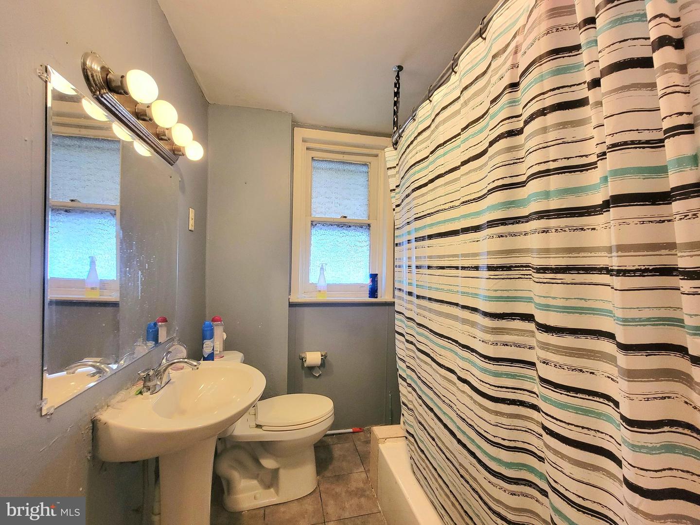 5544 Malcolm St Property Photo 15