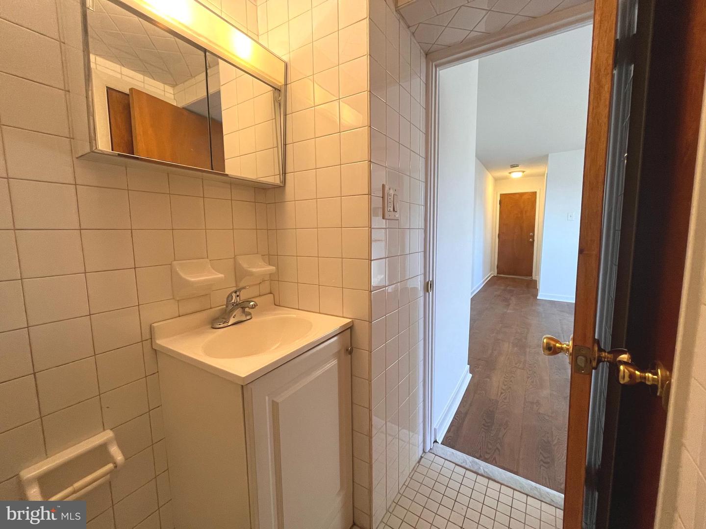 1100 Federal St #3r Property Photo 12