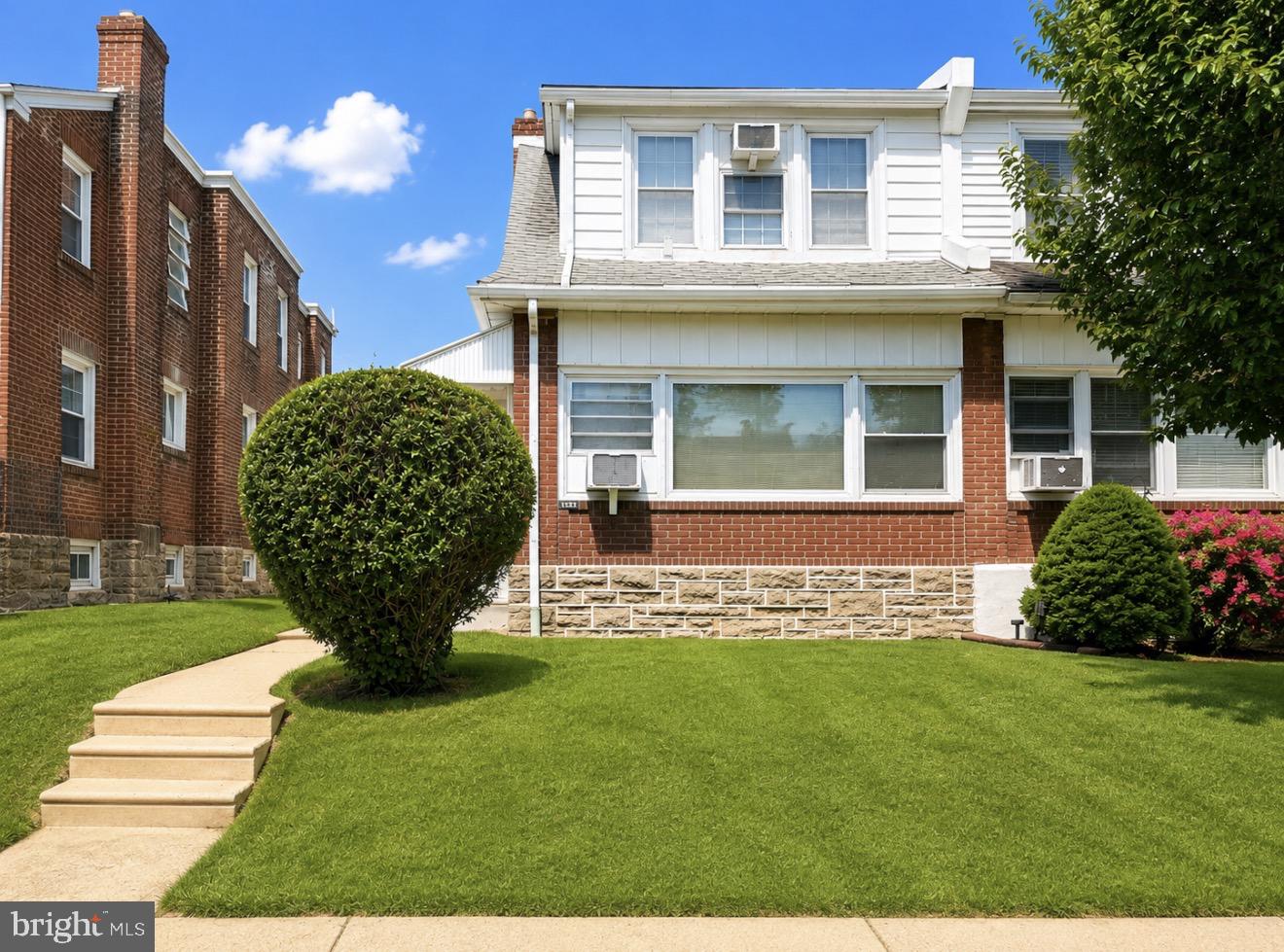 1923 Hartel Ave Property Photo 1