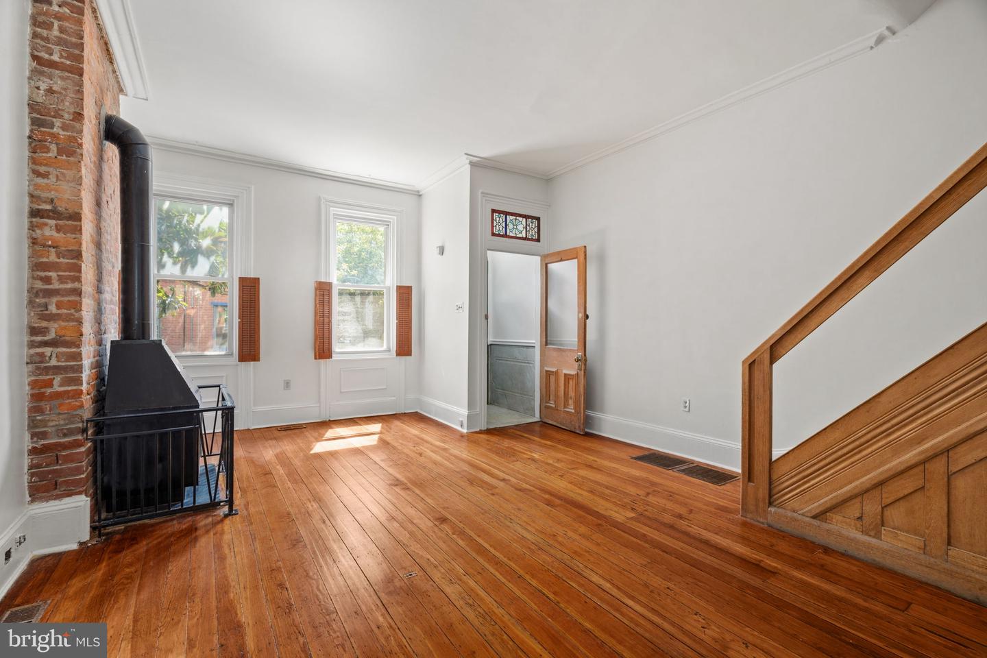 2433 Aspen St Property Photo 2