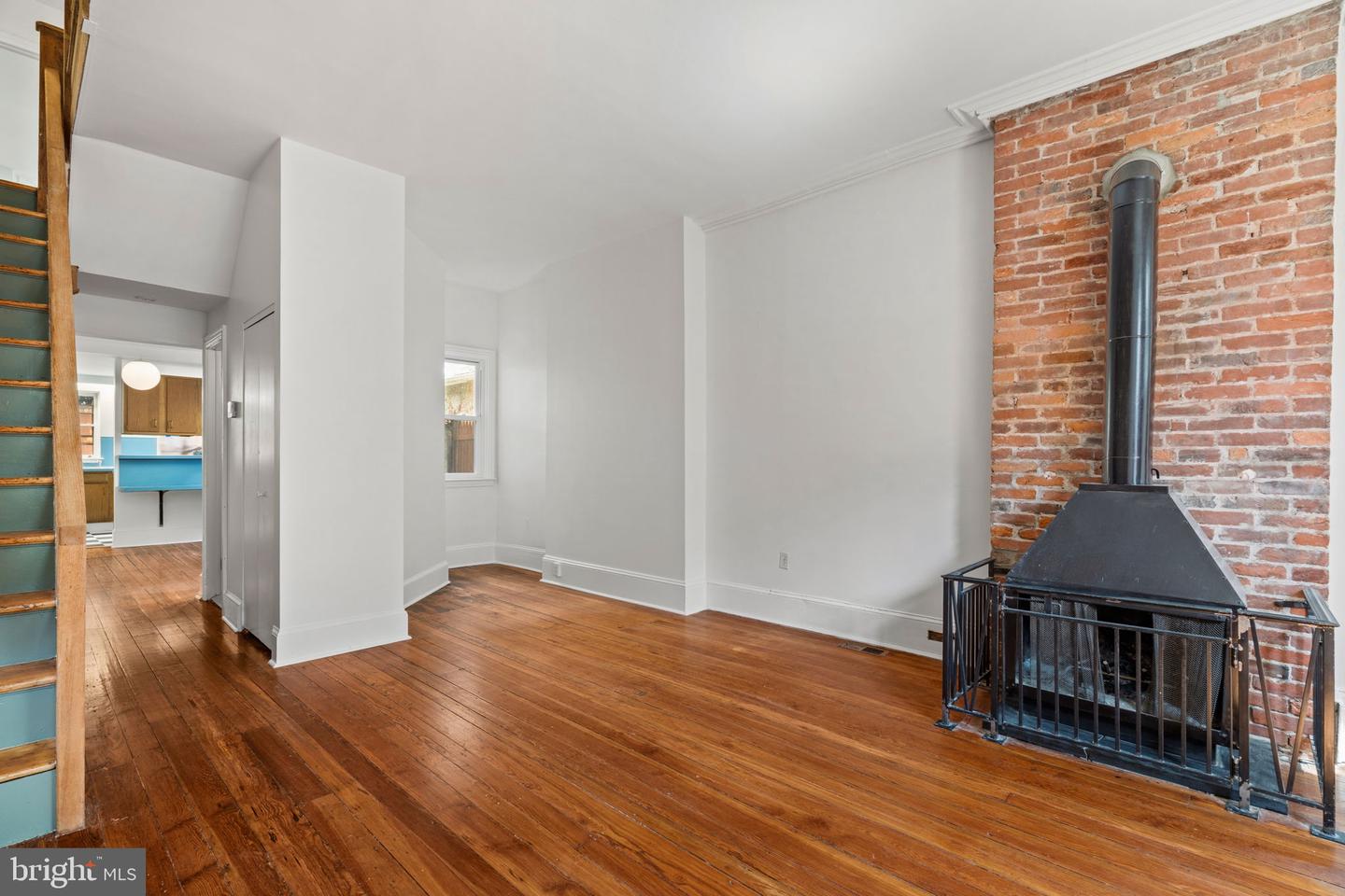 2433 Aspen St Property Photo 6