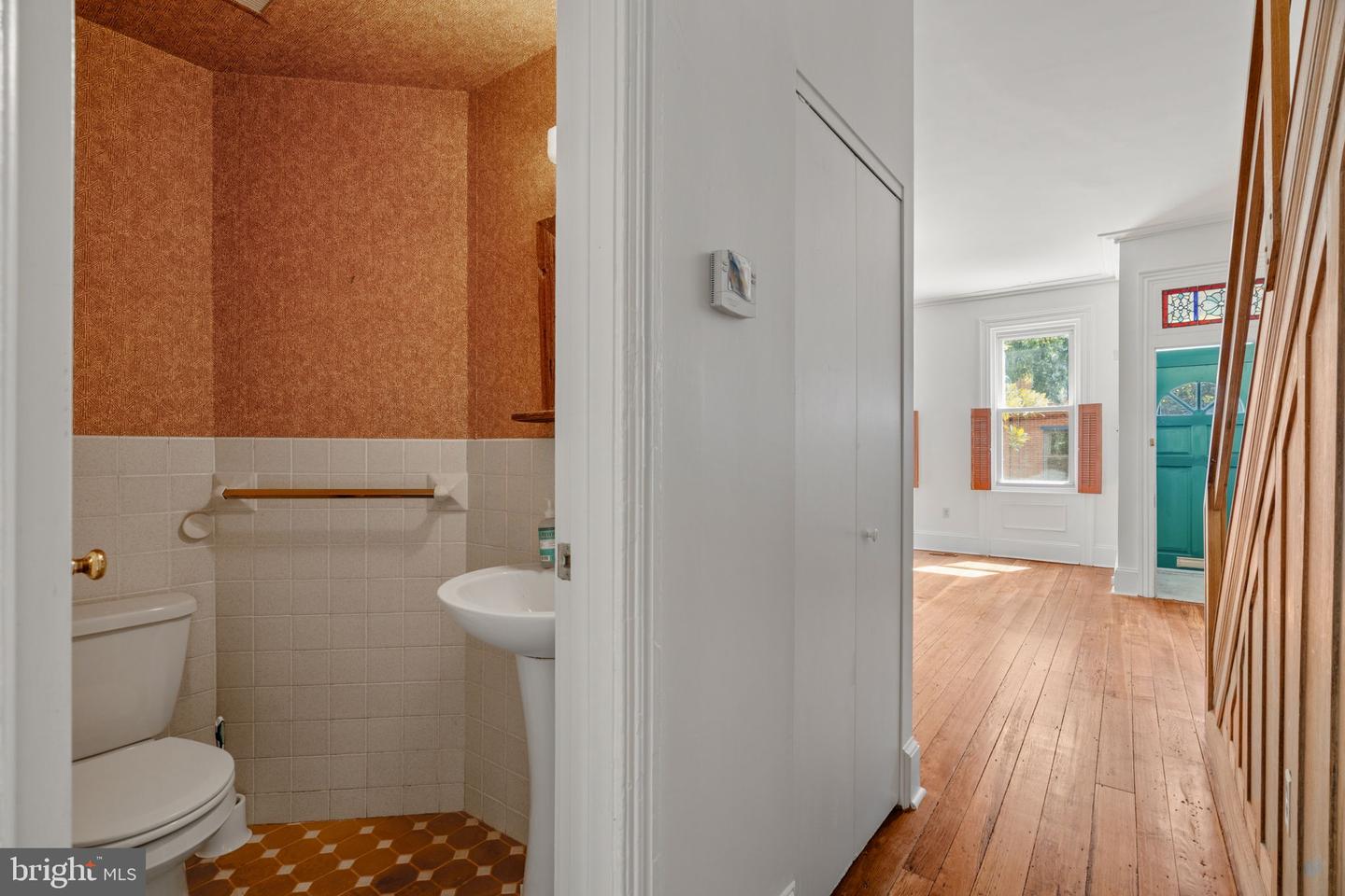 2433 Aspen St Property Photo 8