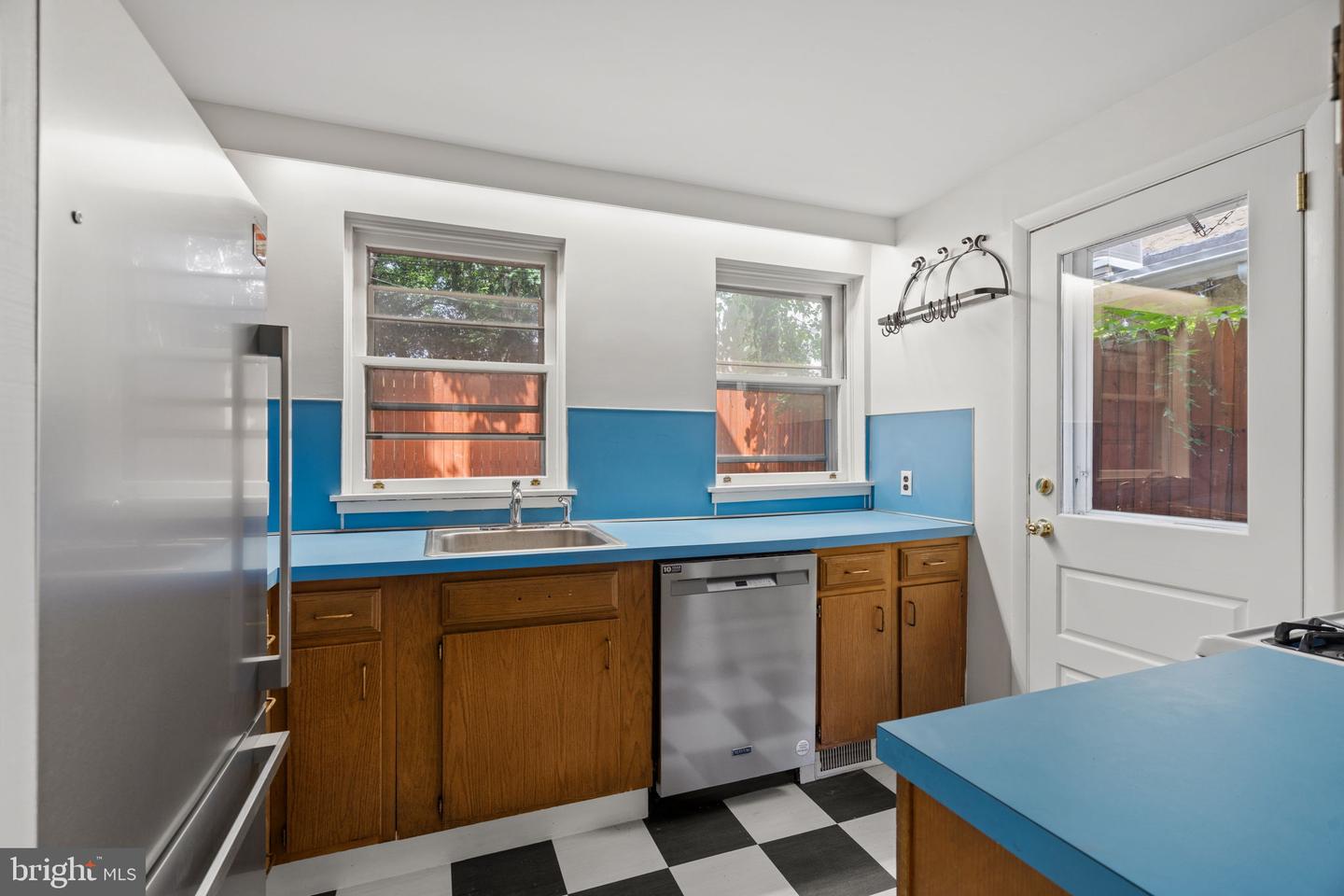 2433 Aspen St Property Photo 13