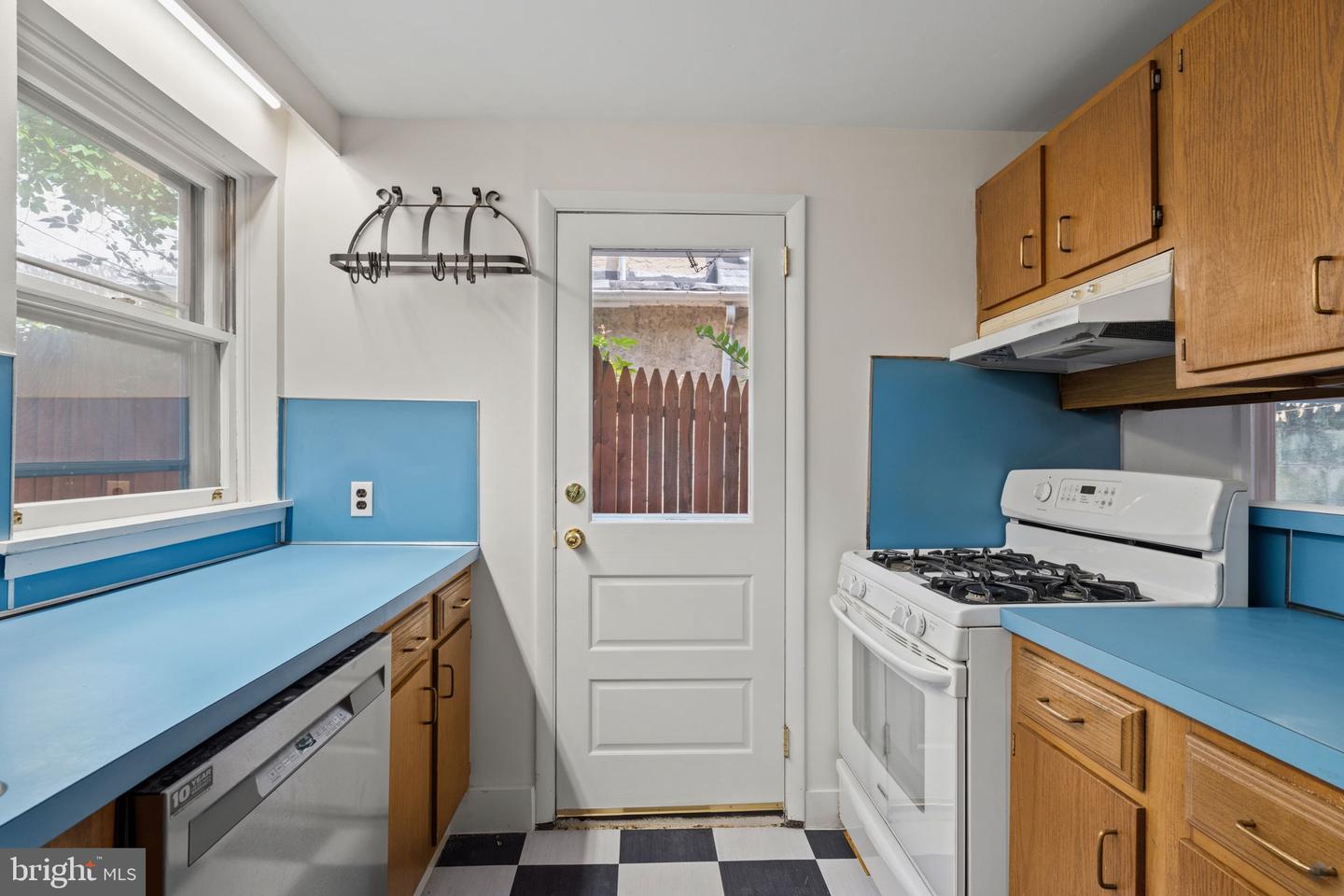 2433 Aspen St Property Photo 15
