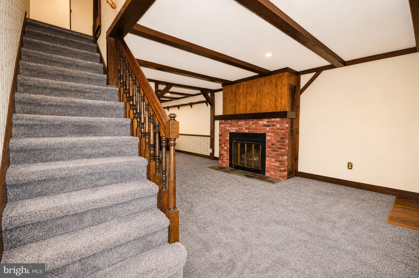 7158 Walker St Property Photo 15