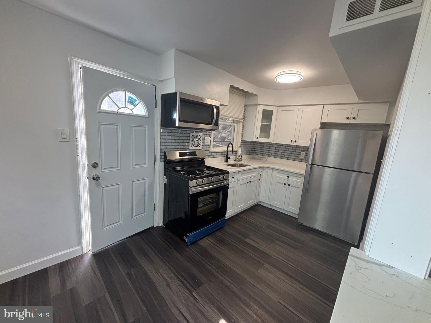 8305 Rodney St Property Photo 15