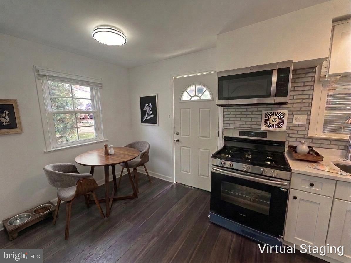 8305 Rodney St Property Photo 17
