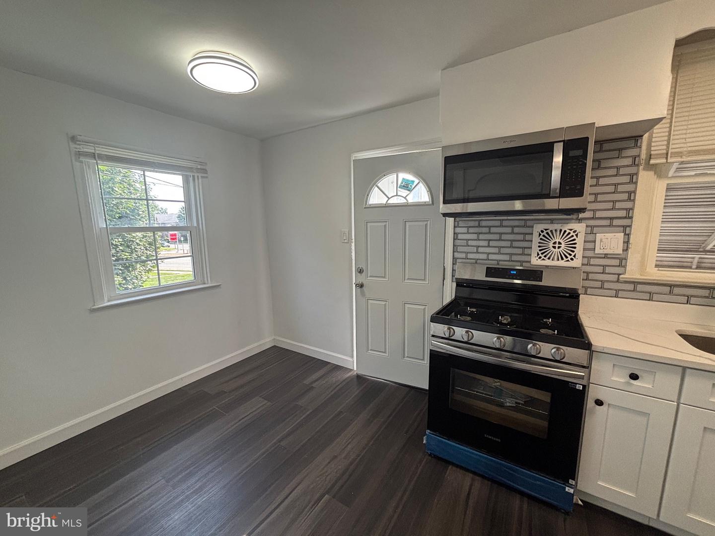 8305 Rodney St Property Photo 18