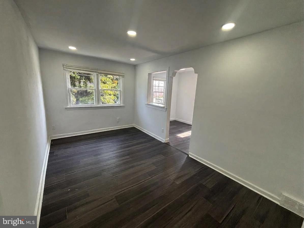 8305 Rodney St Property Photo 20