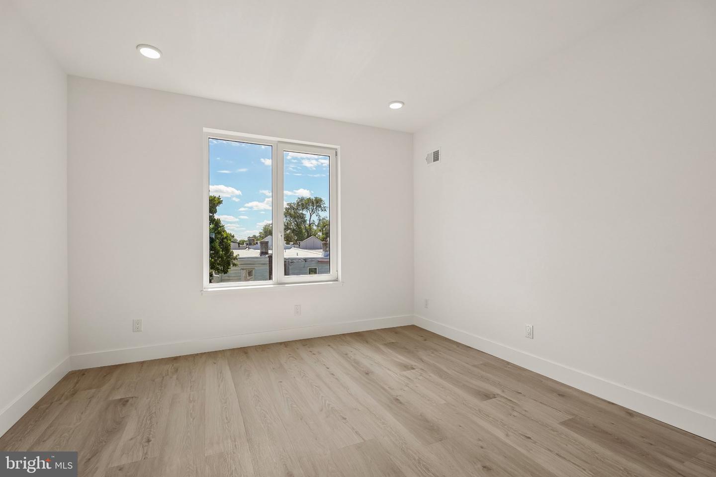 28 E Pleasant St Property Photo 12