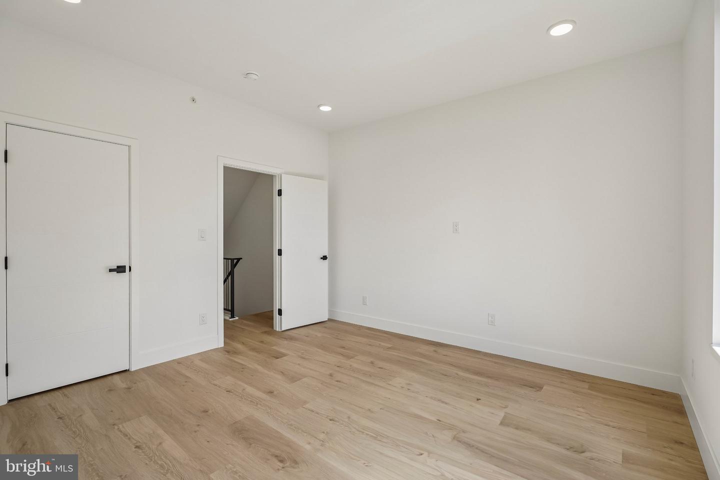 28 E Pleasant St Property Photo 13