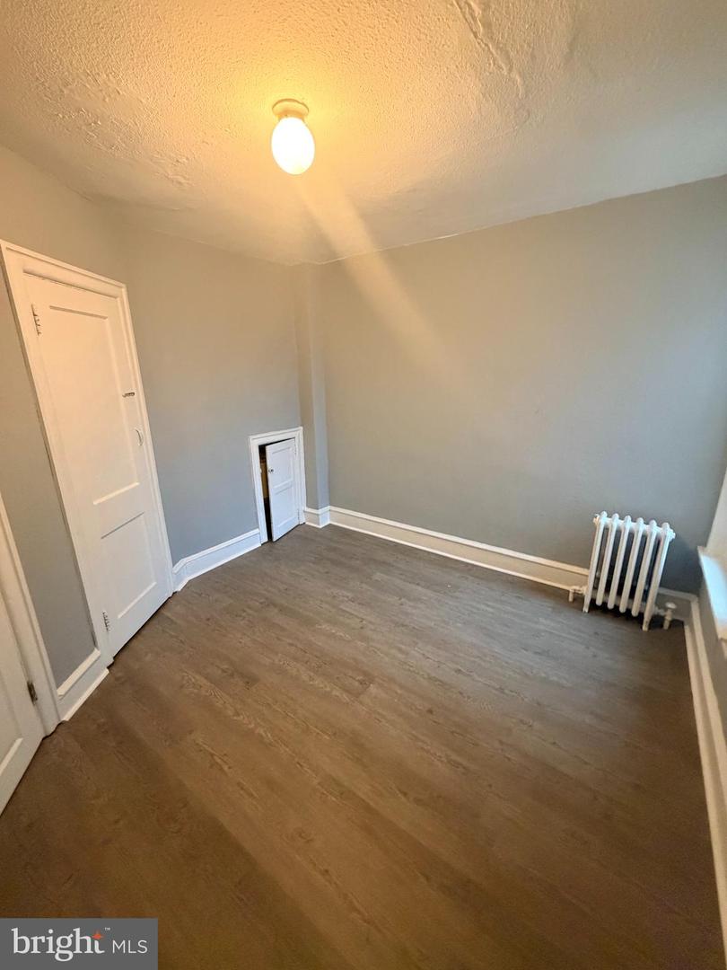 3830 Bennington St Property Photo 7