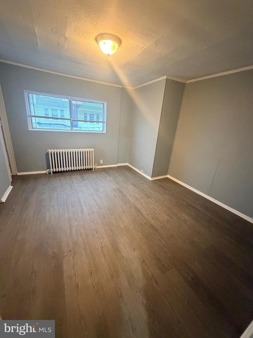 3830 Bennington St Property Photo 10