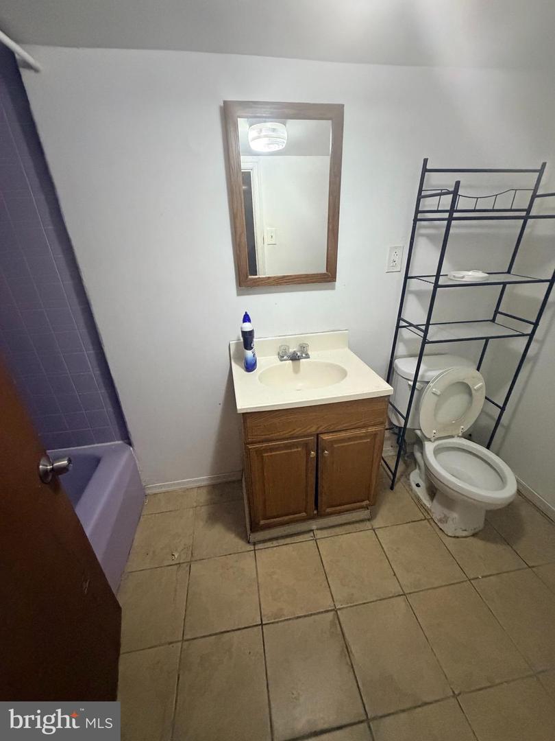 3830 Bennington St Property Photo 13