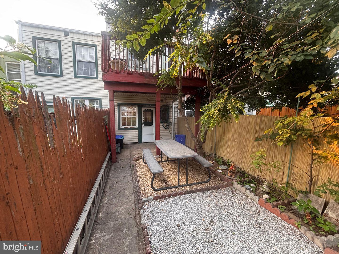 3229 Almond St Property Photo 14