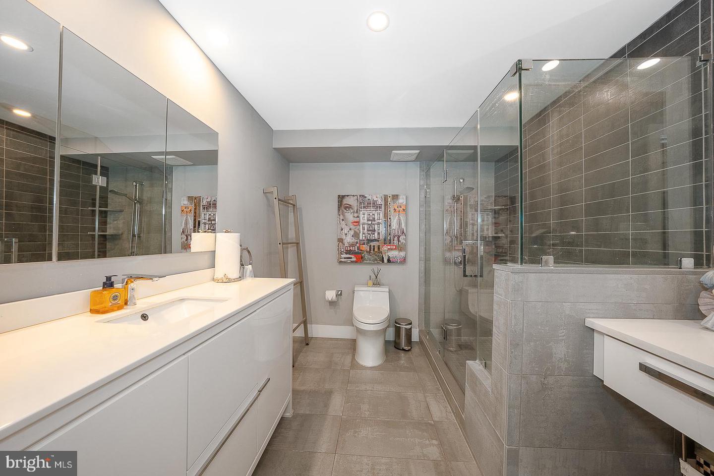 1919 Chestnut St #714 Property Photo 18
