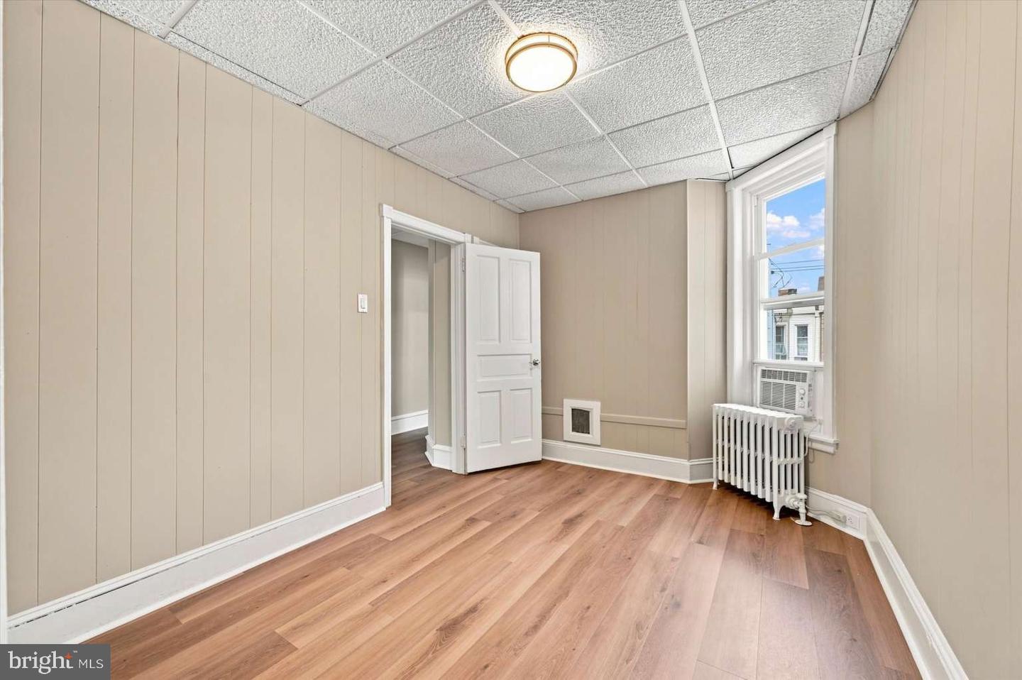 5643 Addison St Property Photo 13