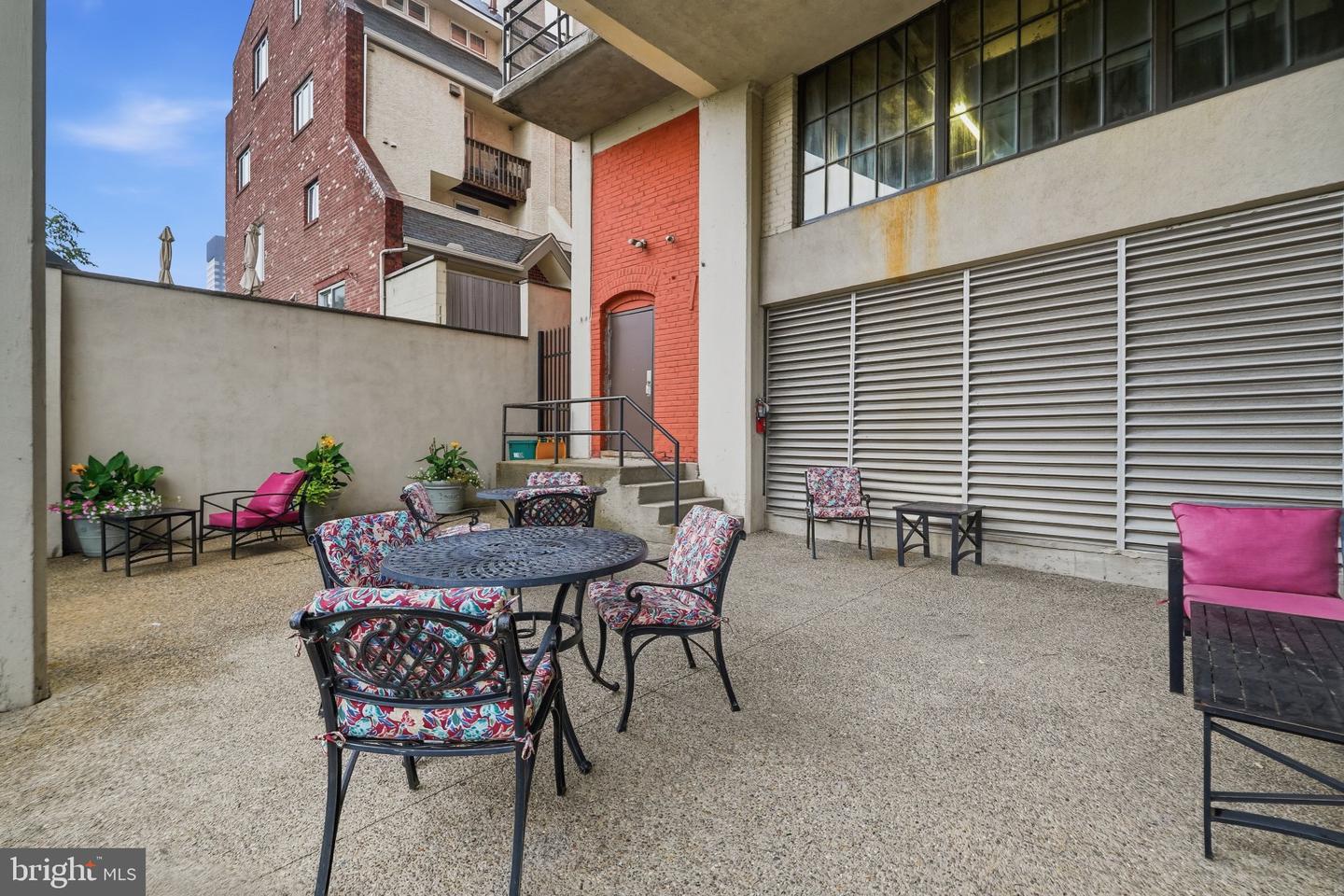 2429-41 Locust St #608 Property Photo 6