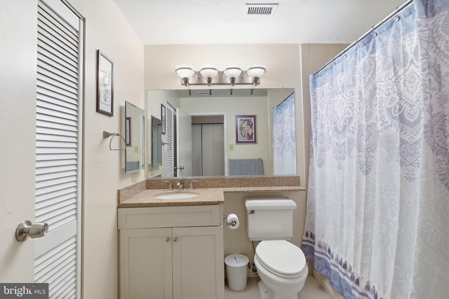 2429-41 Locust St #608 Property Photo 19