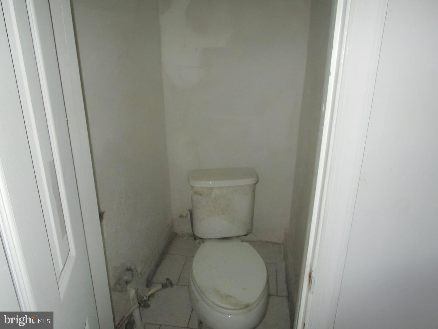 2139 W Diamond St Property Photo 8