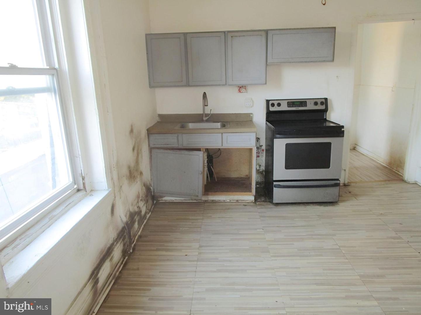 2139 W Diamond St Property Photo 15