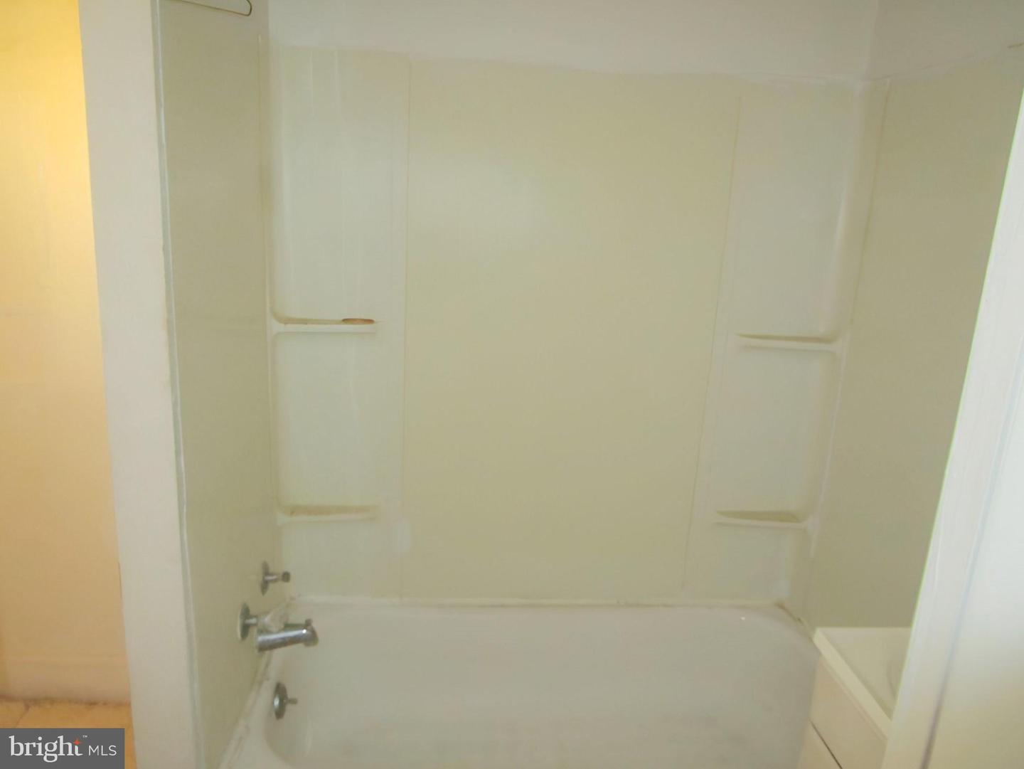 2139 W Diamond St Property Photo 17