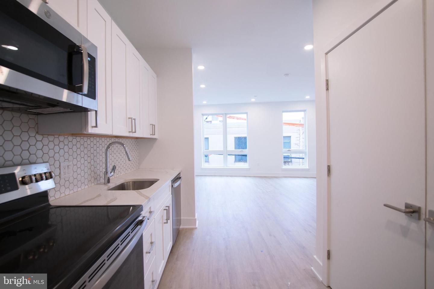 1325 N Lee St #unit 300 Property Photo 13