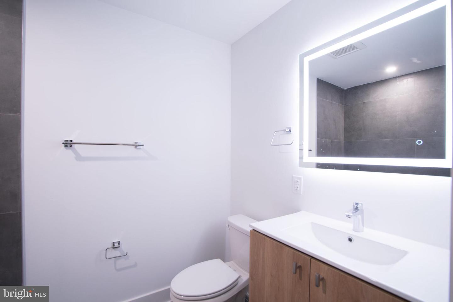 1325 N Lee St #unit 300 Property Photo 15
