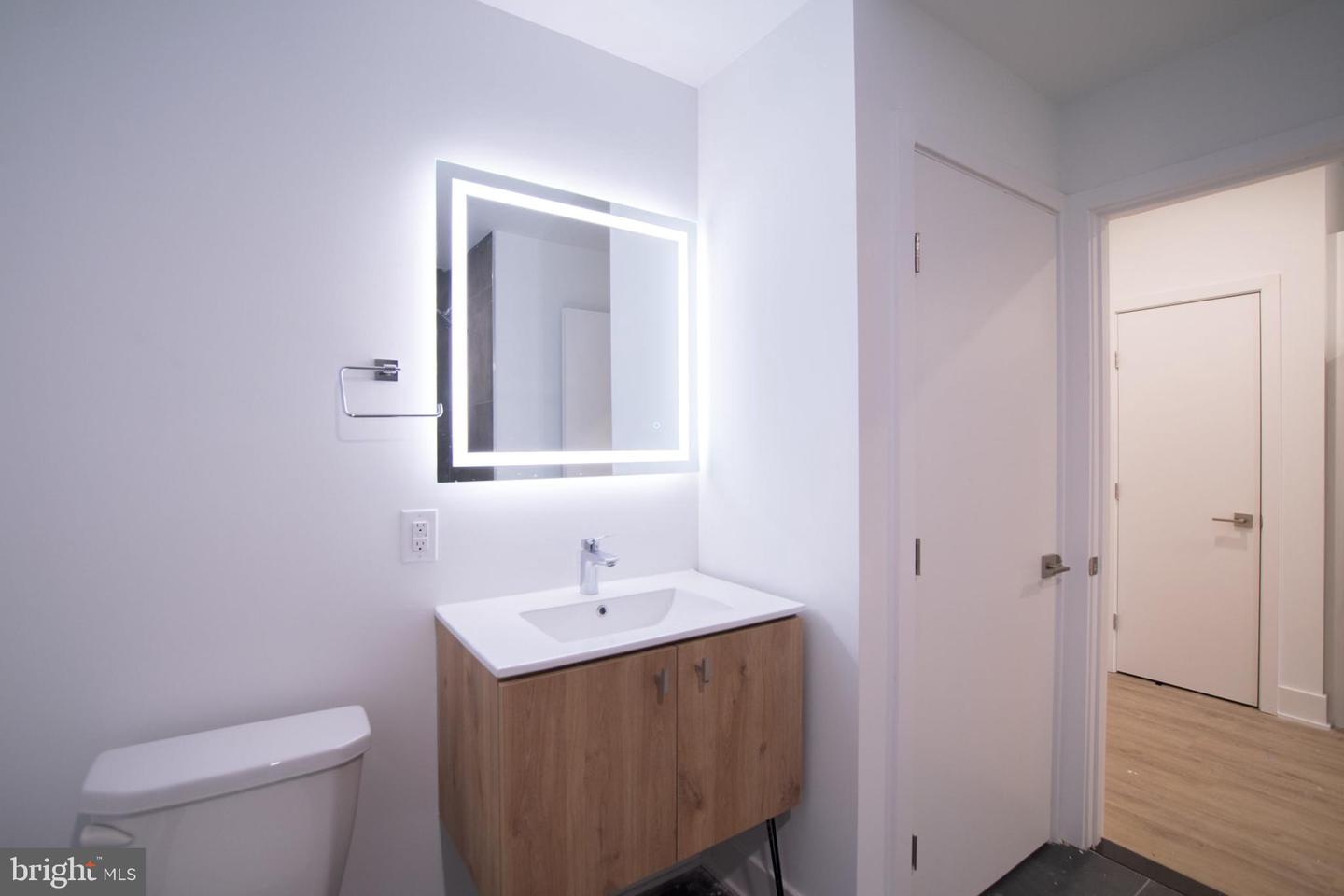 1325 N Lee St #unit 300 Property Photo 16