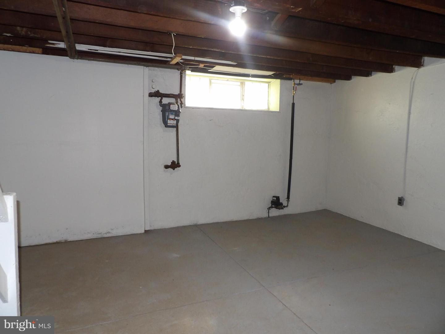 439 E Howell St Property Photo 18