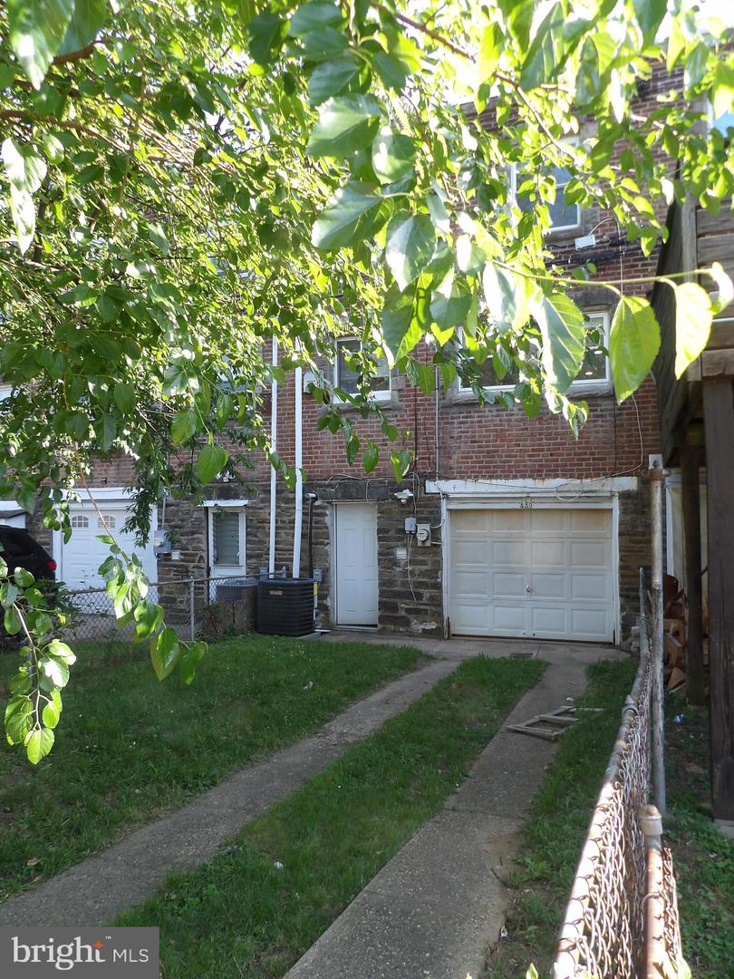 439 E Howell St Property Photo 21
