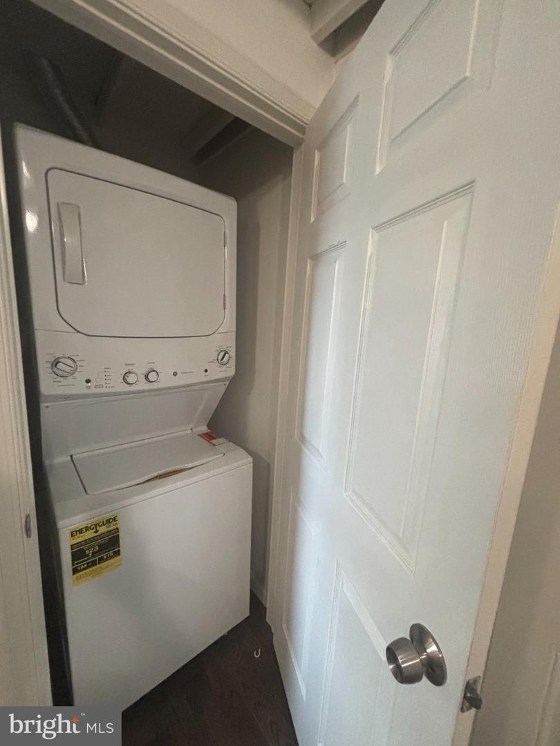 530-532 Bainbridge St #3r Property Photo 4
