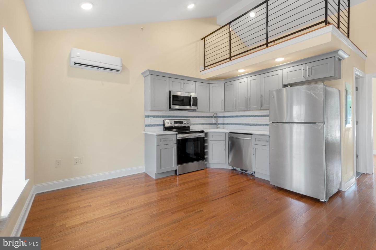 6607 Ridge Ave #c Property Photo 3