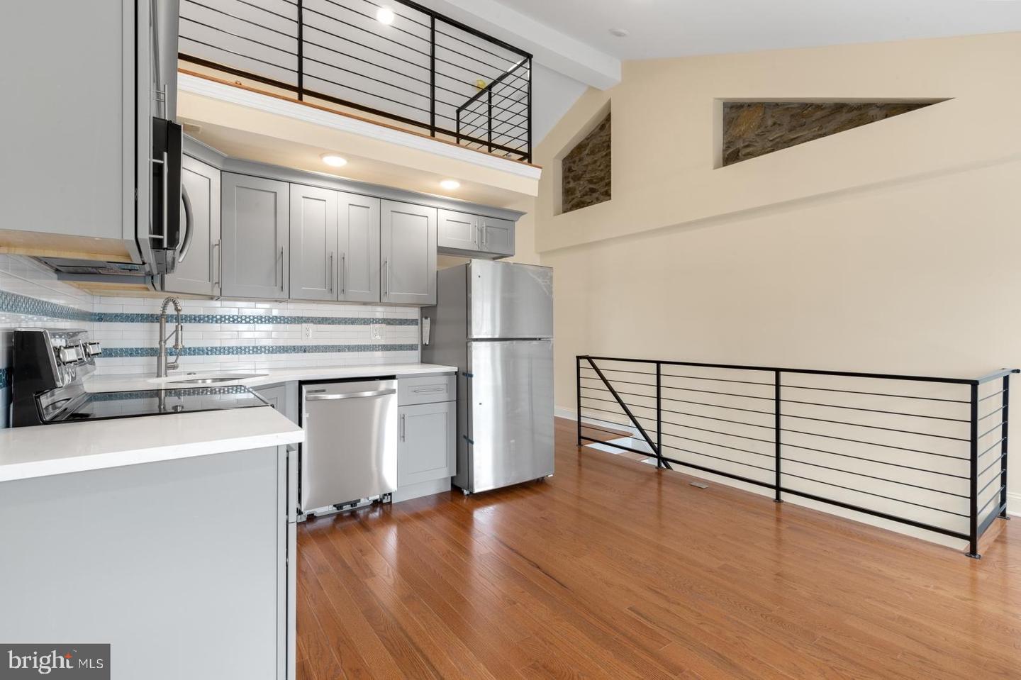 6607 Ridge Ave #c Property Photo 4