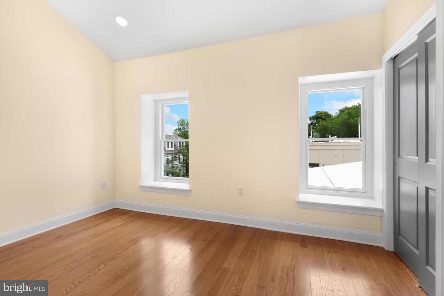 6607 Ridge Ave #c Property Photo 8