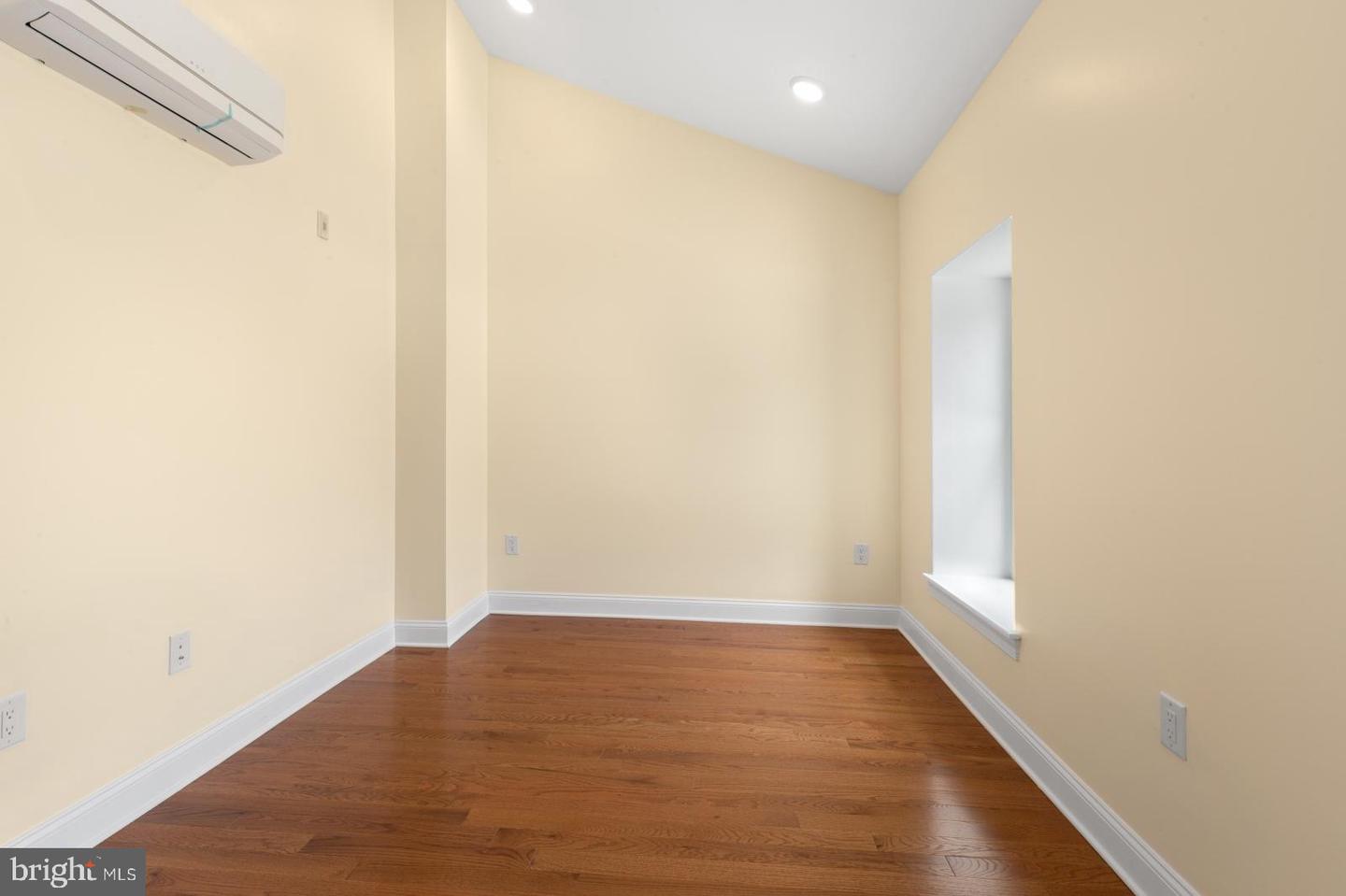 6607 Ridge Ave #c Property Photo 10