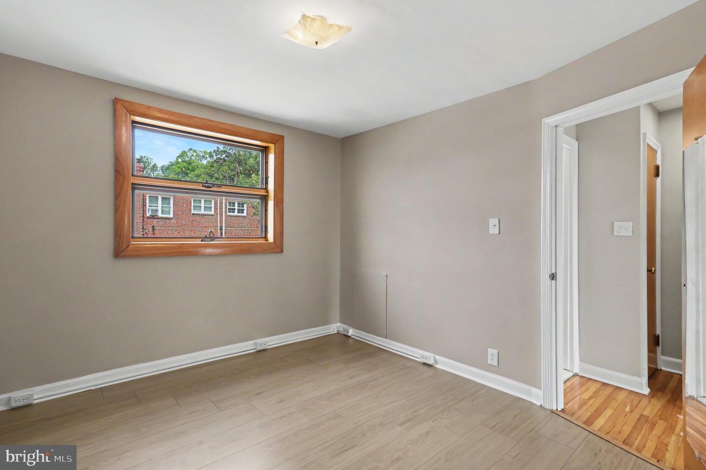 3603 Winona St Property Photo 14