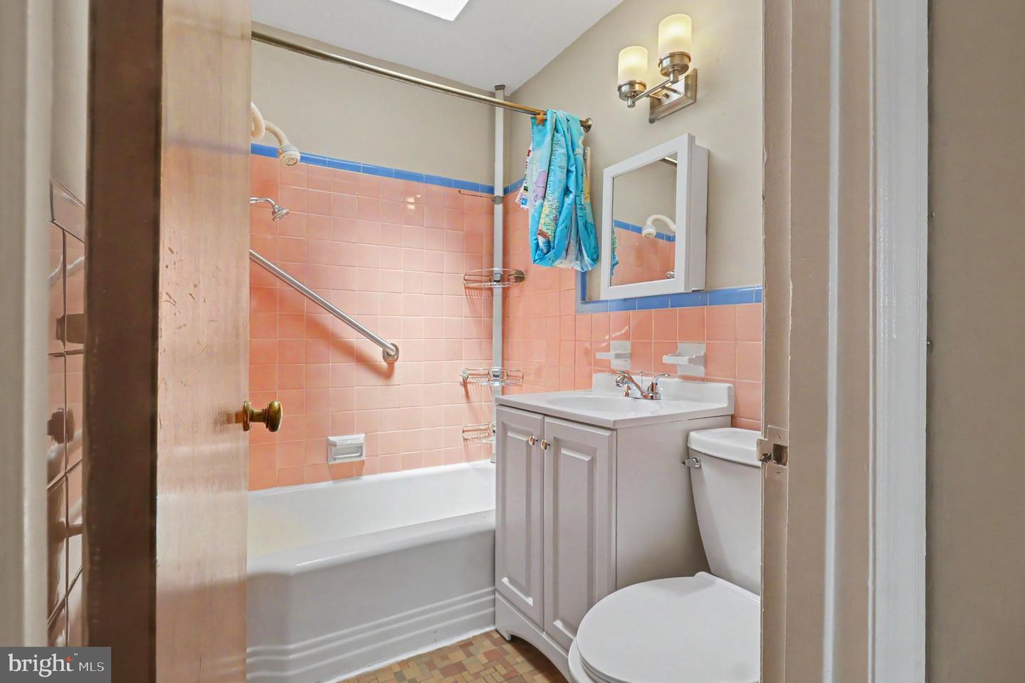 3603 Winona St Property Photo 15