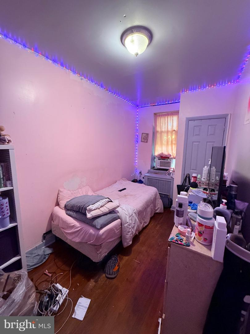 4445 N Marshall St Property Photo 5