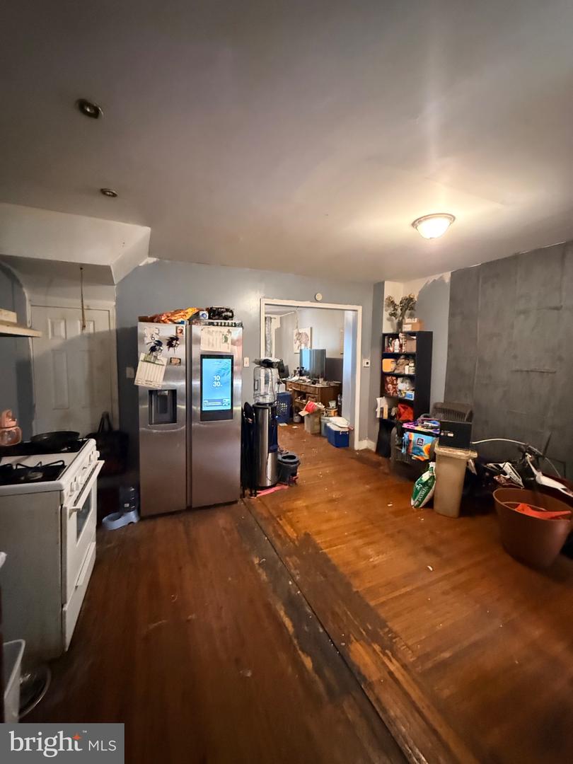 4445 N Marshall St Property Photo 6