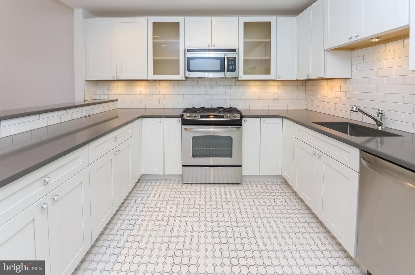 1518 Spruce St #4a Property Photo 5