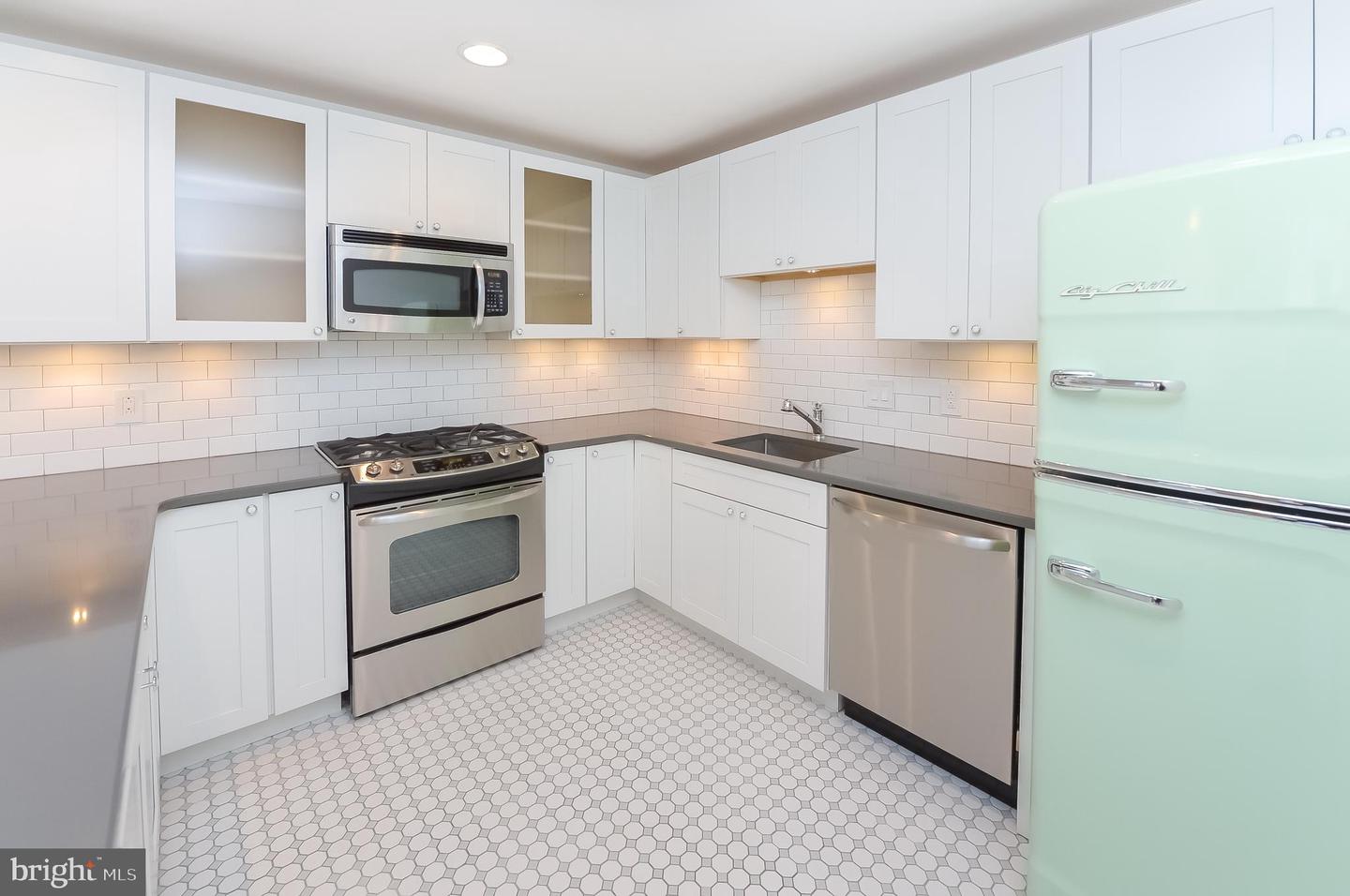 1518 Spruce St #4a Property Photo 6