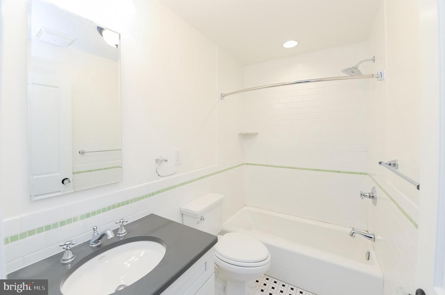 1518 Spruce St #4a Property Photo 18