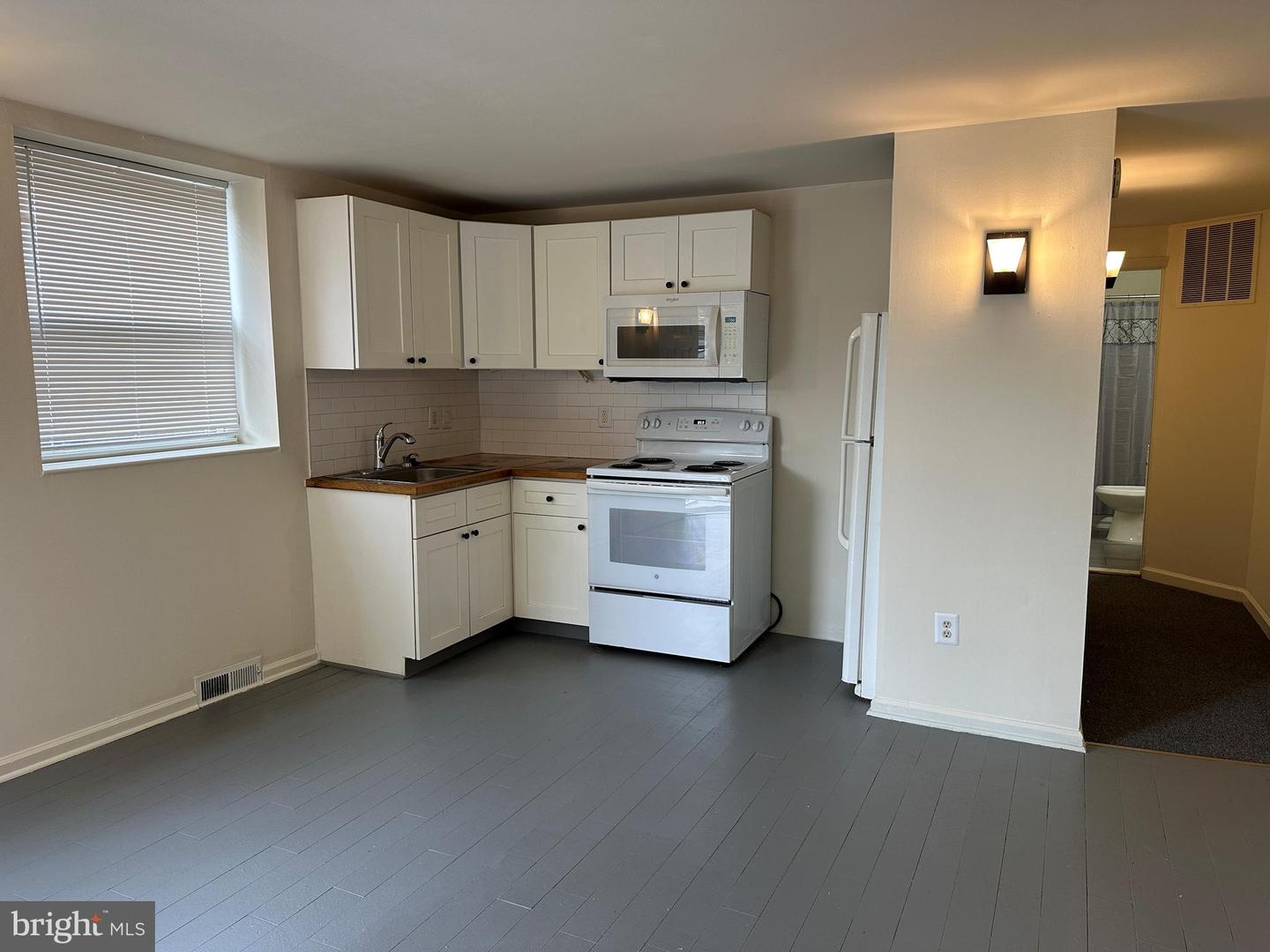 2621 E Thompson St #2a Property Photo 10