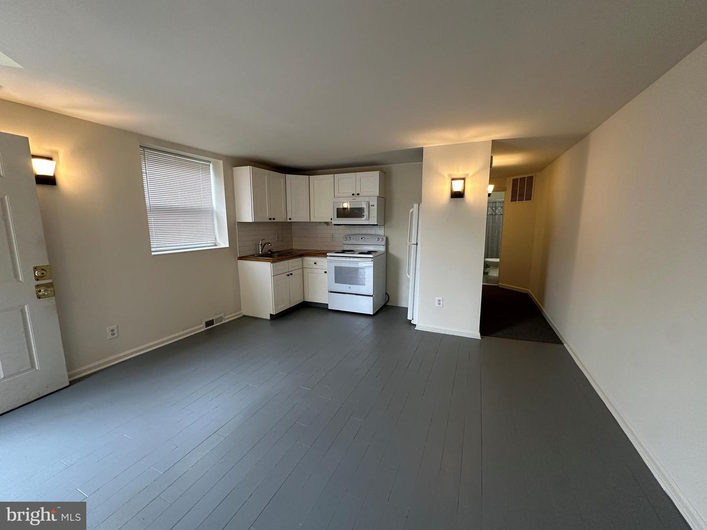 2621 E Thompson St #2a Property Photo 11