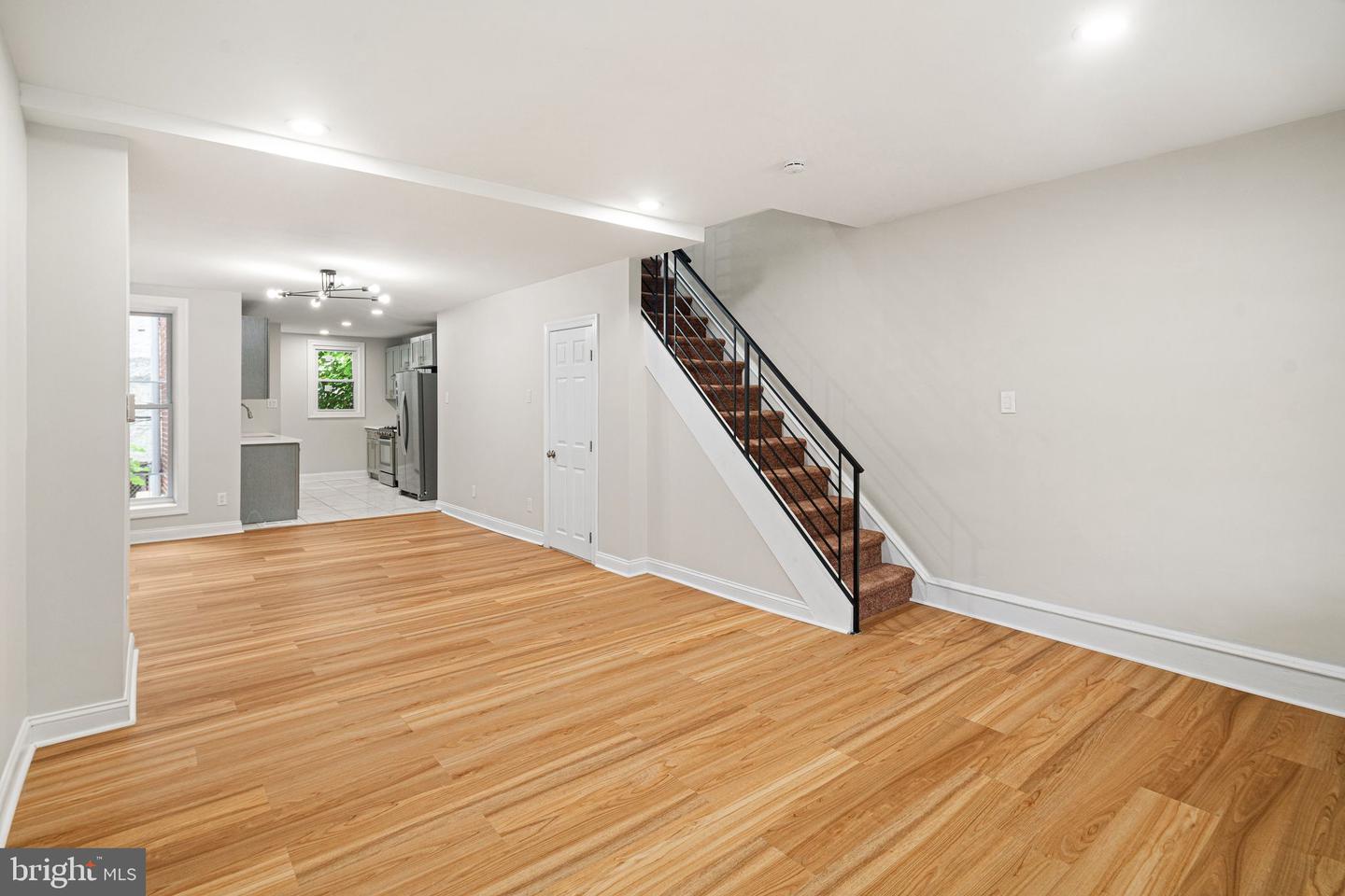 5638 Malcolm St Property Photo 2