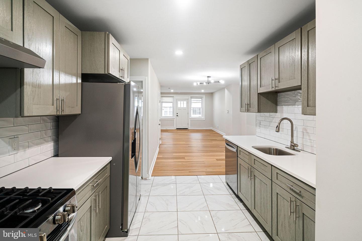 5638 Malcolm St Property Photo 6