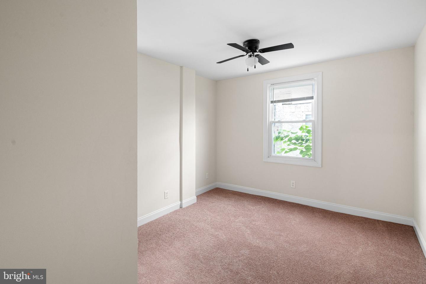 5638 Malcolm St Property Photo 9