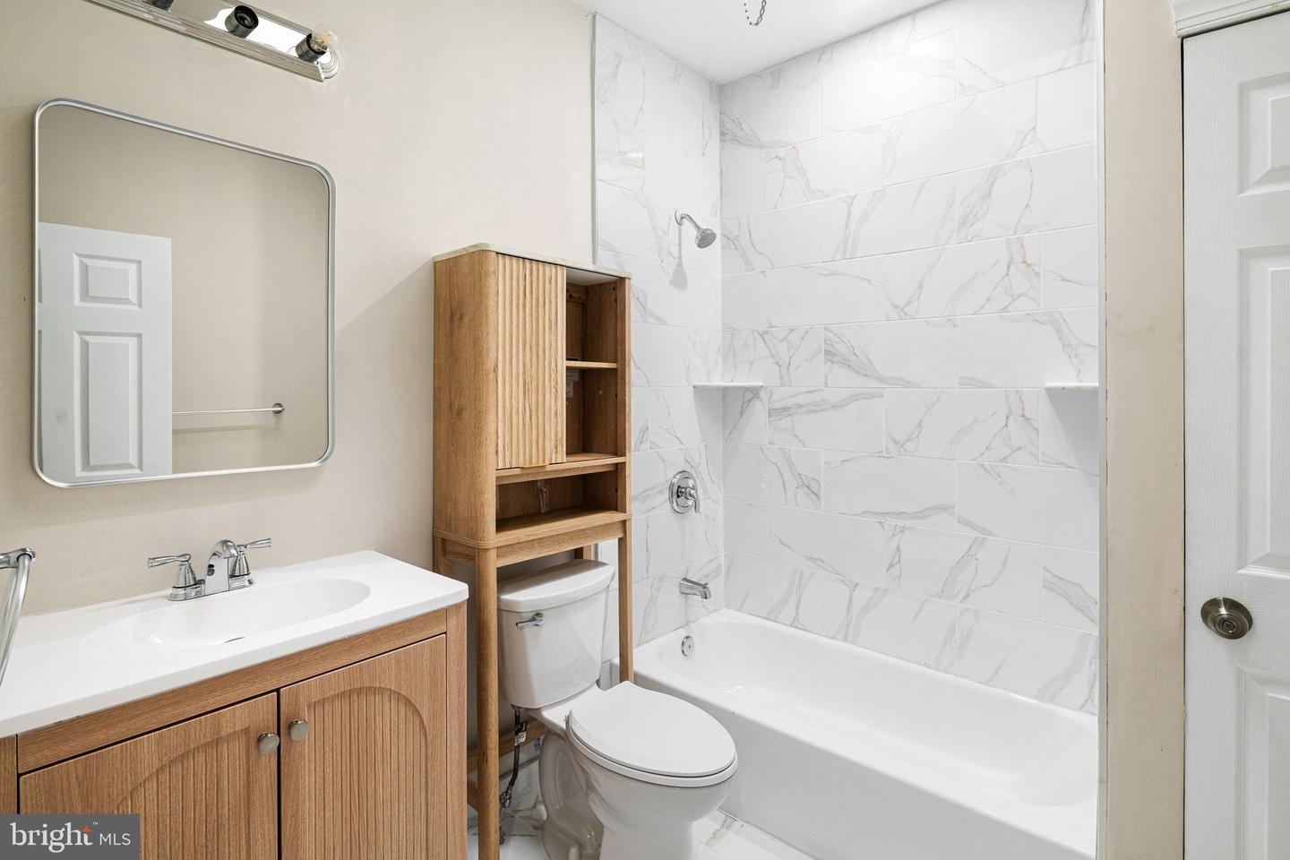 5638 Malcolm St Property Photo 12