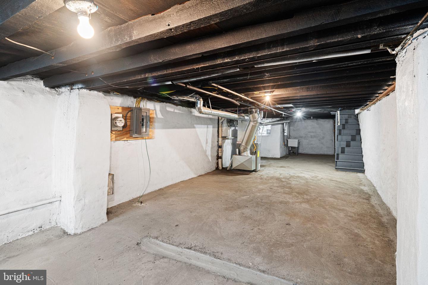 5638 Malcolm St Property Photo 15